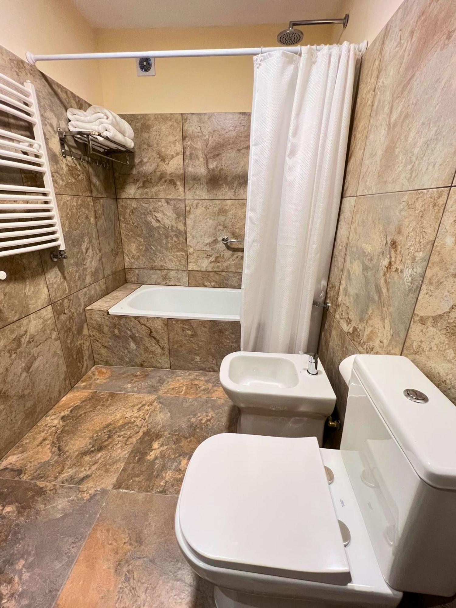 Huinid Pioneros Hotel San Carlos de Bariloche Værelse billede
